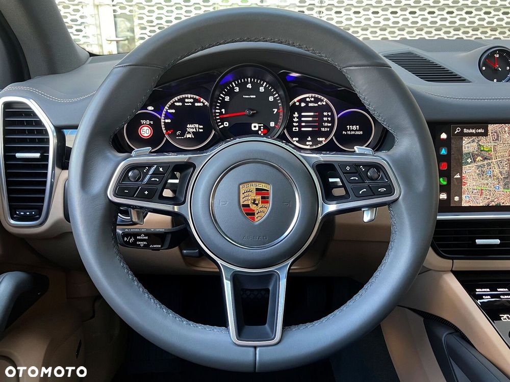 Porsche Cayenne Standard - 24