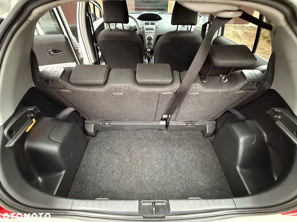 Toyota Yaris - 11