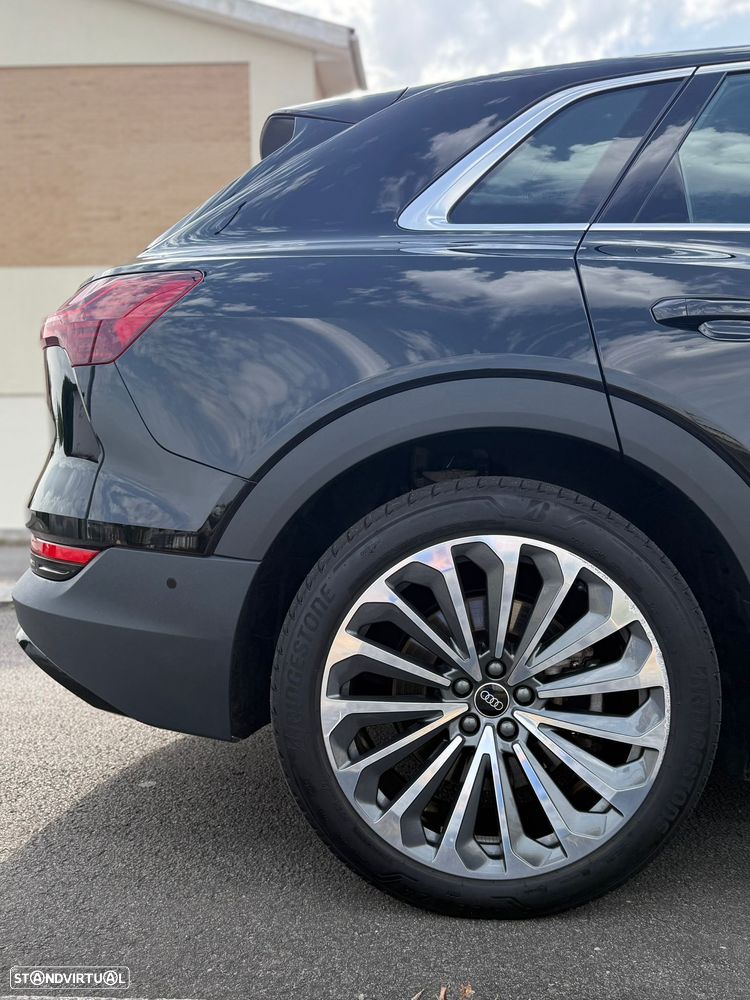 Audi e-tron 50 quattro S line - 12