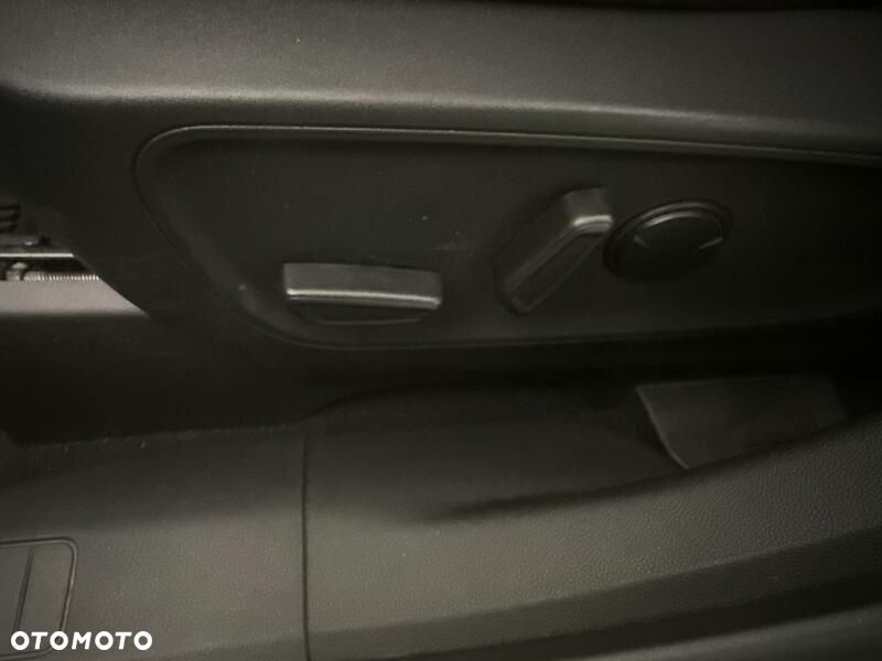 Ford Kuga - 19
