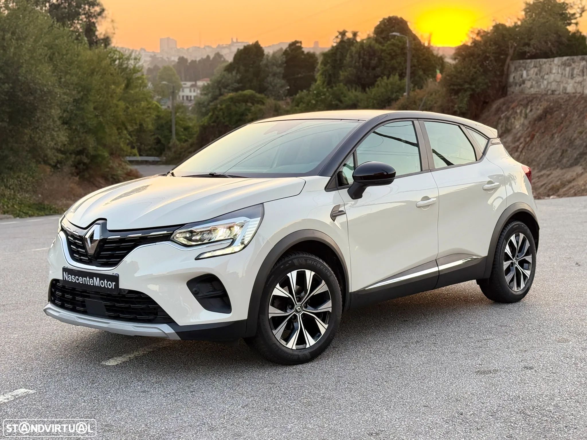 Renault Captur TCe 100 INTENS - 1