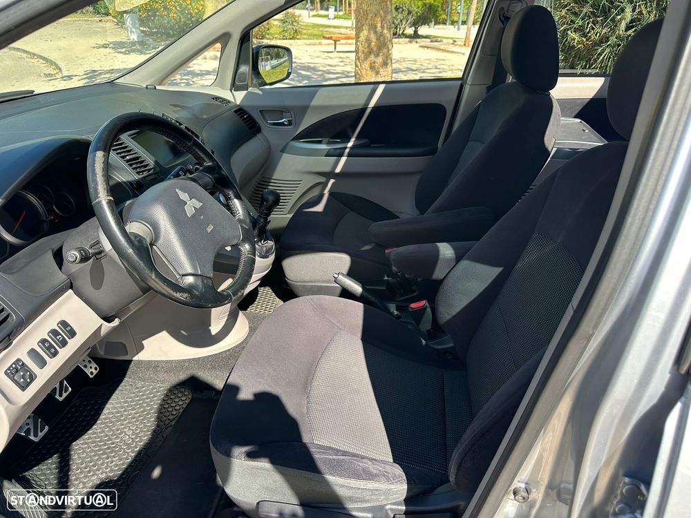 Mitsubishi Grandis 2.0 DI-D Insport BT - 25