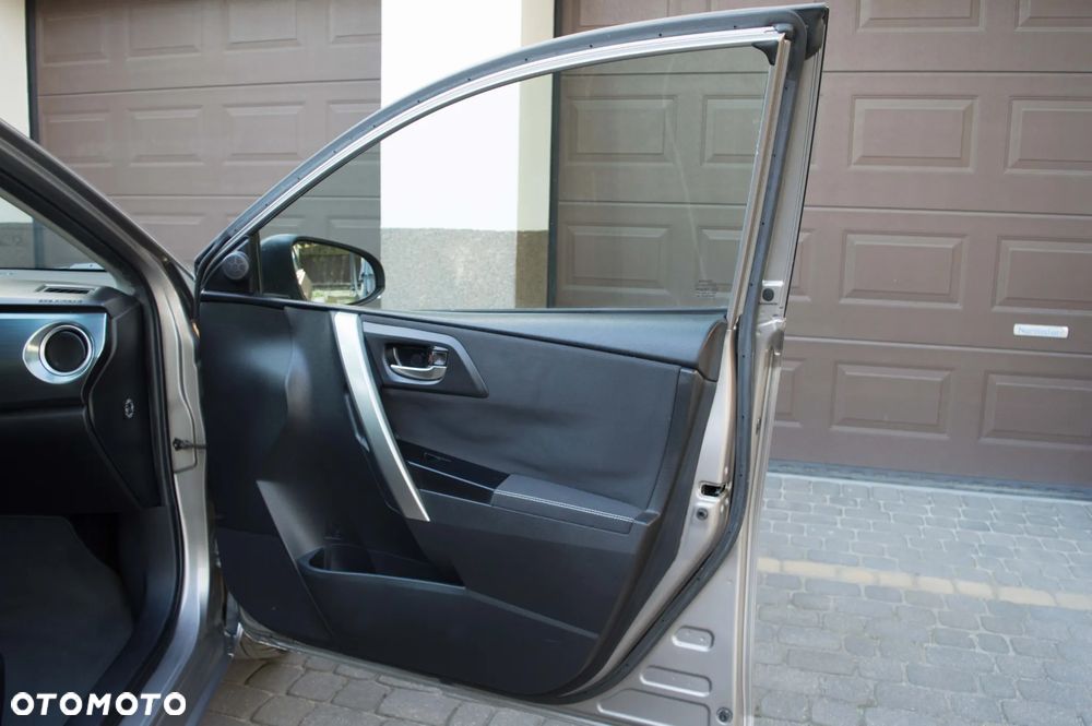 Toyota Auris - 31