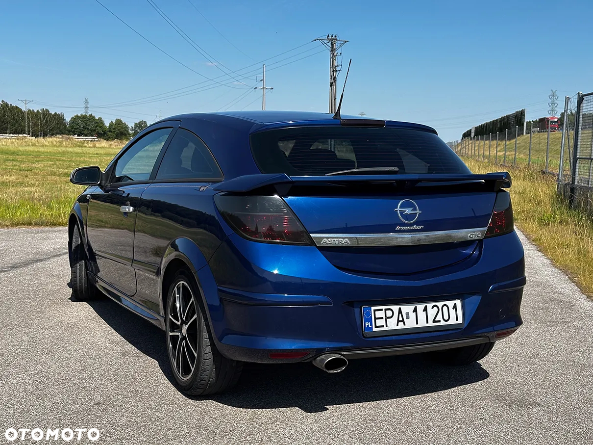 Opel Astra GTC 1.8 Sport - 4