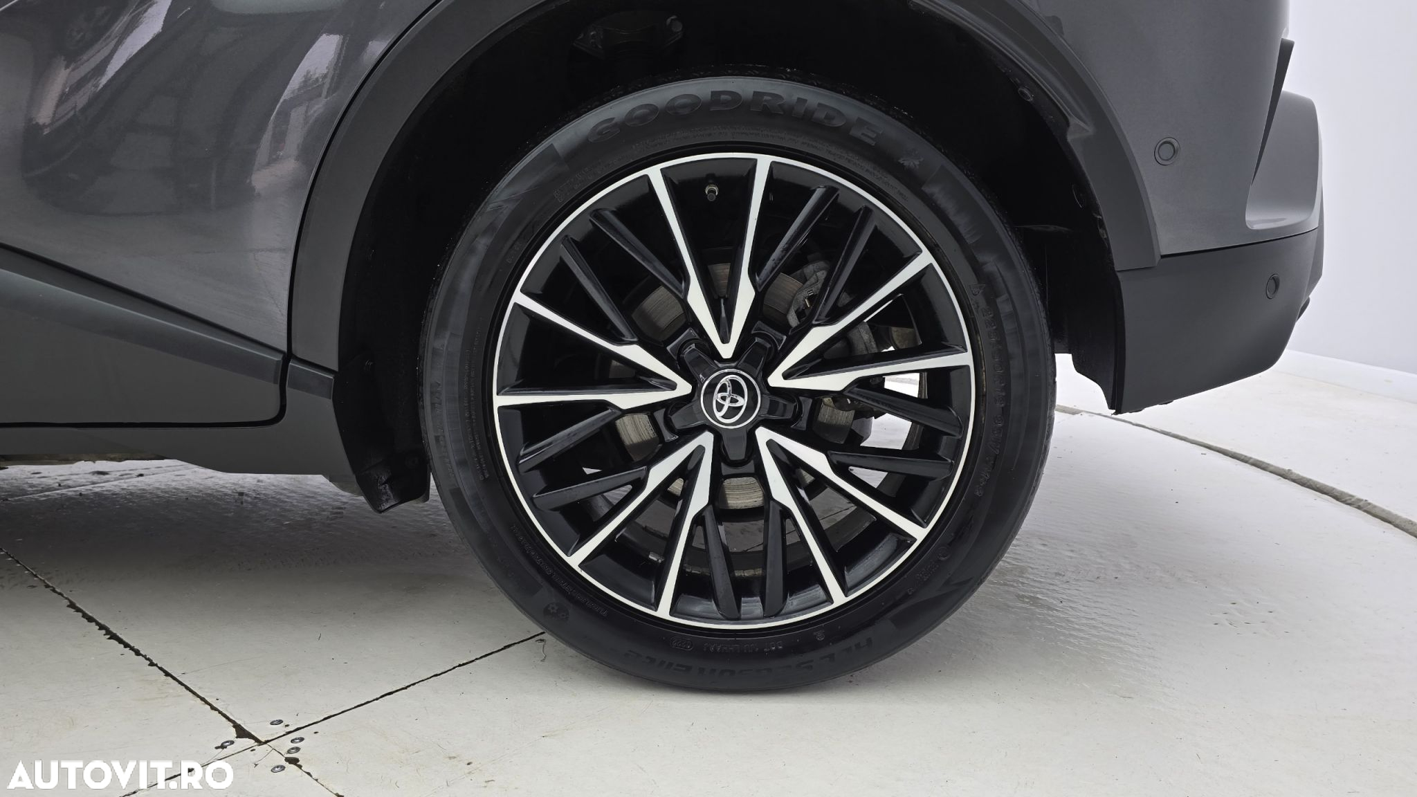 Toyota C-HR - 22