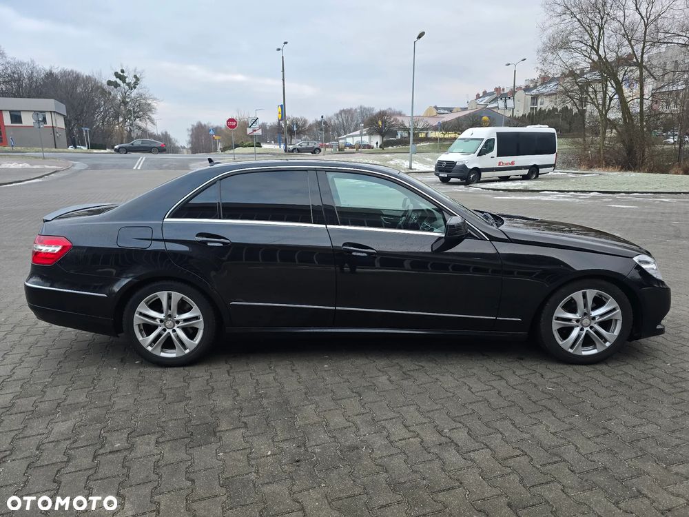 Mercedes-Benz Klasa E 200 CGI BlueEFFICIENCY Automatik - 5