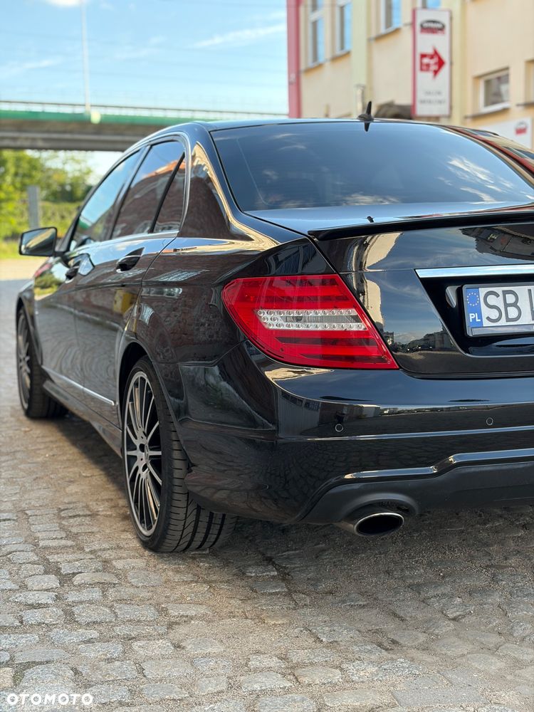 Mercedes-Benz Klasa C 300 CDI DPF 4Matic (BlueEFFICIENCY) 7G-TRONIC Avantgarde - 8