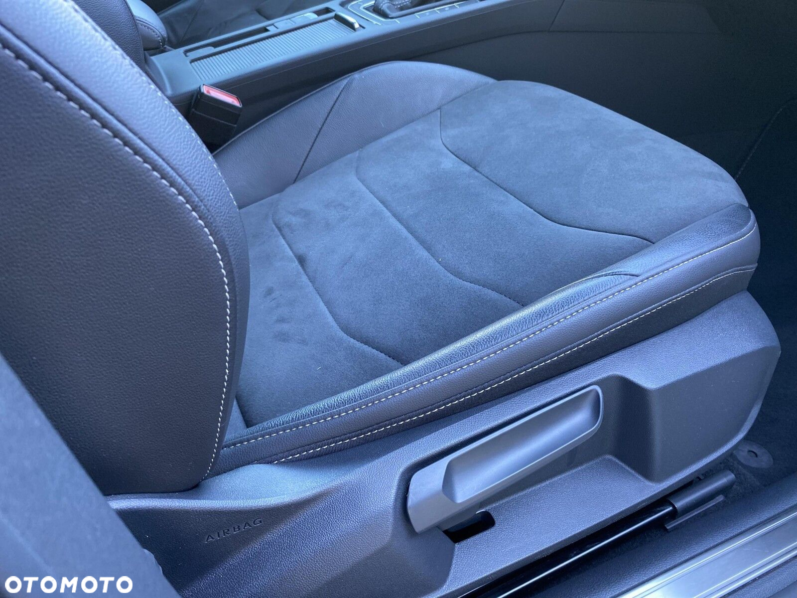 Volkswagen Arteon 2.0 TDI 4Motion R-Line DSG - 18