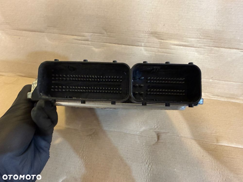 Sterownik komputer silnika 0281015042 7811701 BMW E90 E91 - 3