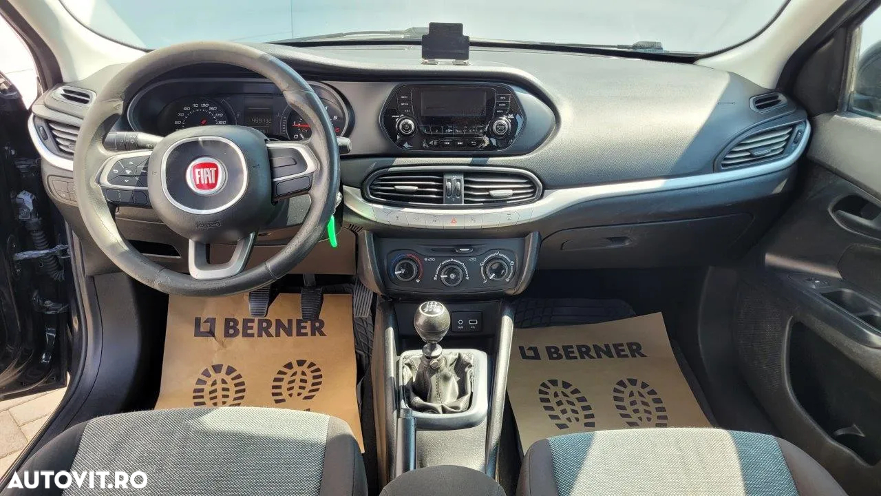 Fiat Tipo - 12