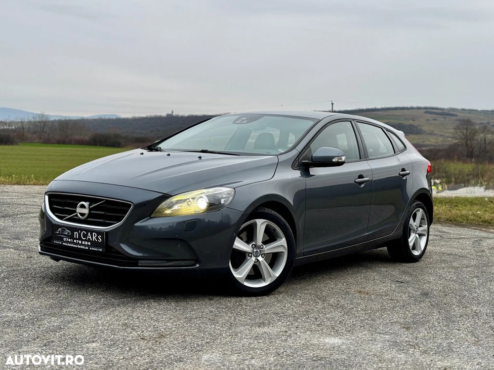 Volvo V40 D3 Geartronic Summum - 3