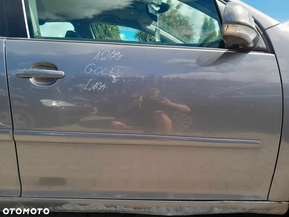 VW GOLF V DRZWI PRAWE PRZEDNIE PRAWY PRZÓD HB KOLOR: LA7T - 1