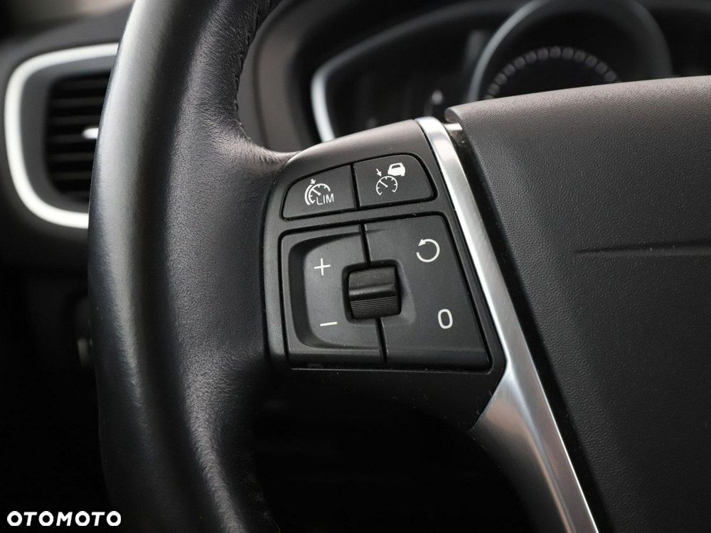 Volvo V40 D2 Drive-E Momentum - 30