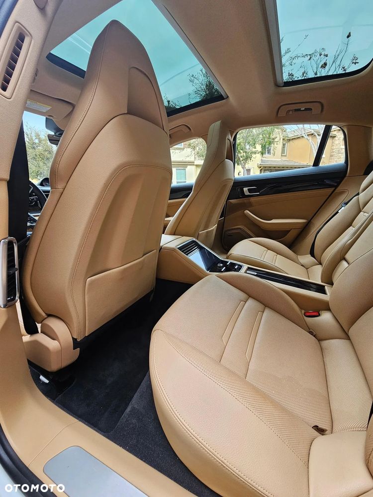 Porsche Panamera 4S - 18