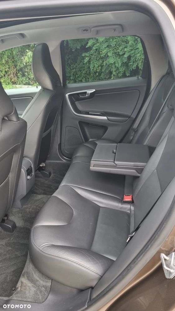 Volvo XC 60 D4 AWD Summum - 11
