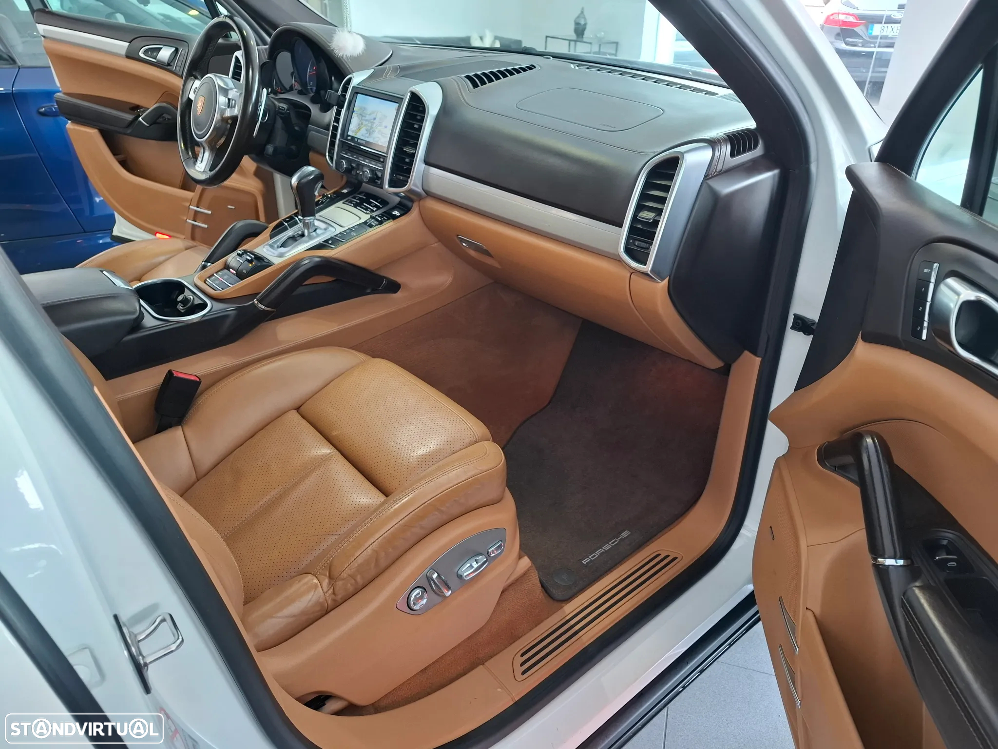 Porsche Cayenne II Platinum Edition - 16