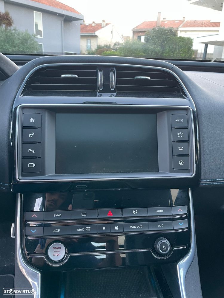 Jaguar XE 3.0 V6 S/C S - 21