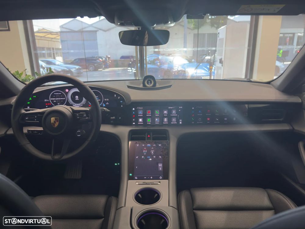 Porsche Taycan Cross Turismo 4 - 27