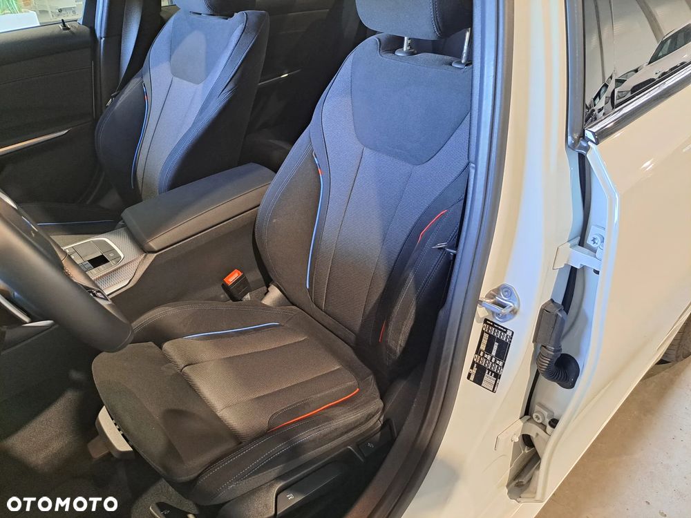 BMW Seria 3 320i M Sport - 10