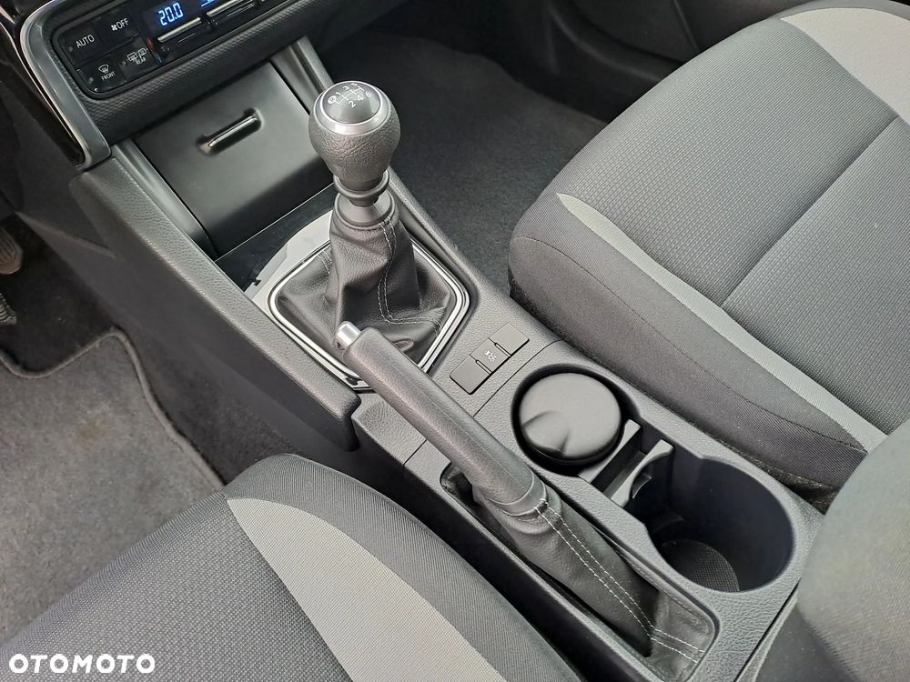 Toyota Auris - 16