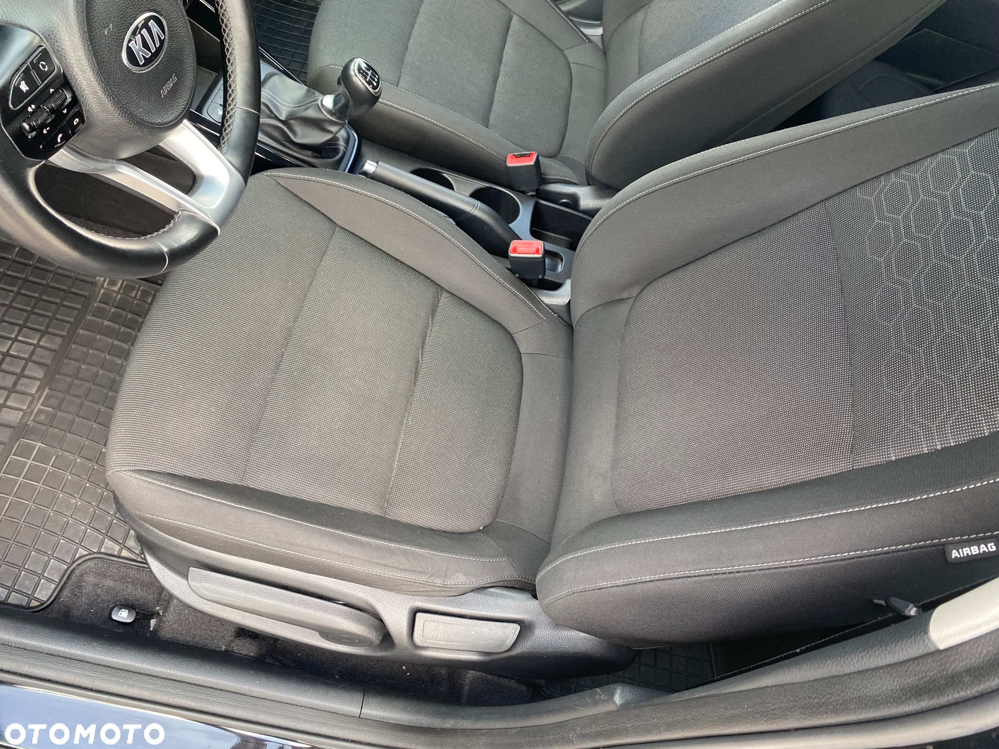 Kia Rio 1.4 L - 30