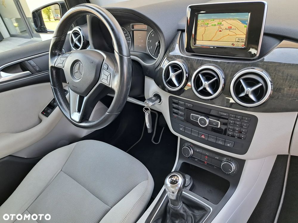 Mercedes-Benz Klasa B 180 (BlueEFFICIENCY) - 26