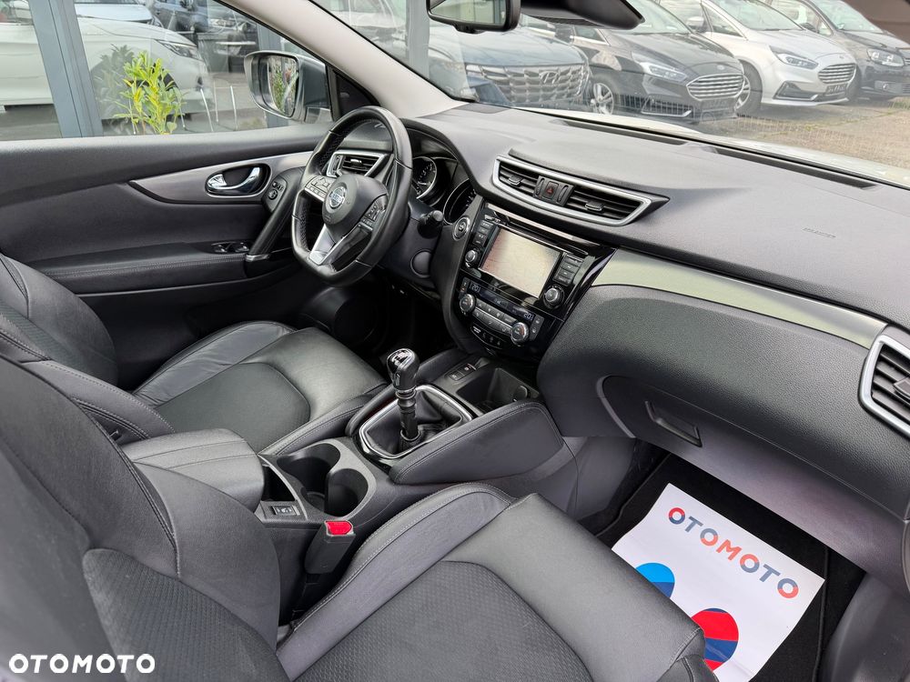 Nissan Qashqai 1.3 DIG-T Tekna - 24