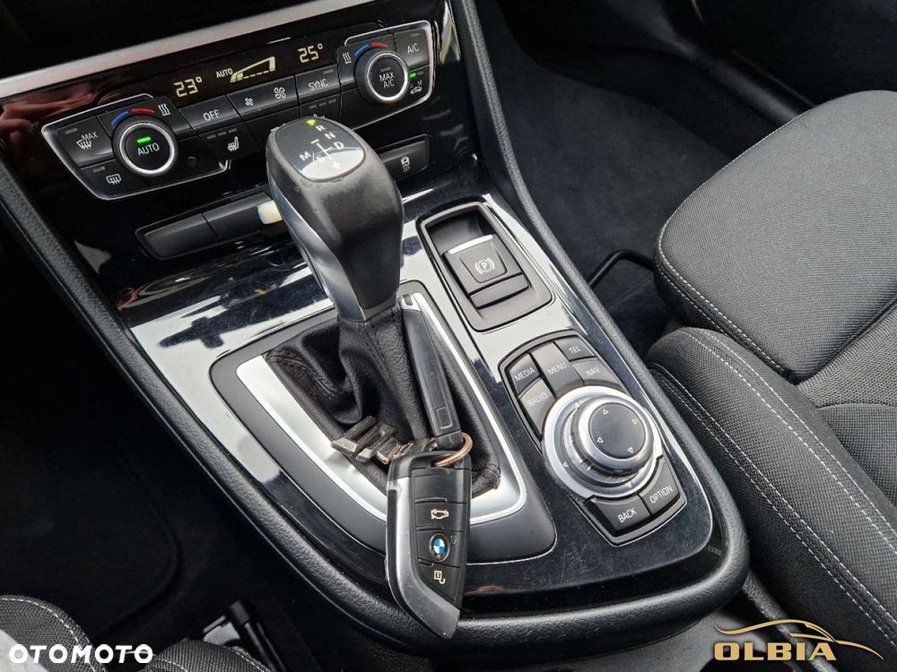 BMW Seria 2 218d Sport Line - 6