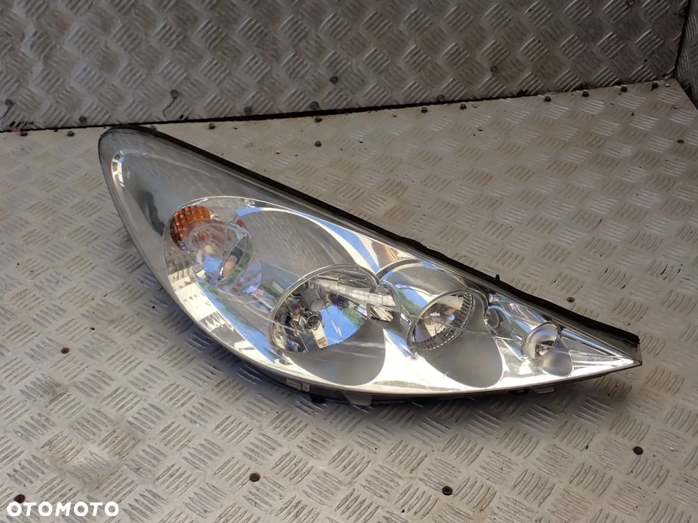 LAMPA PRAWY PRZÓD PEUGEOT 206 PLUS  9686606280-00 200 ZŁ URWANE ZACZEPY!!