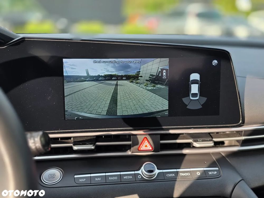 Hyundai Elantra - 26