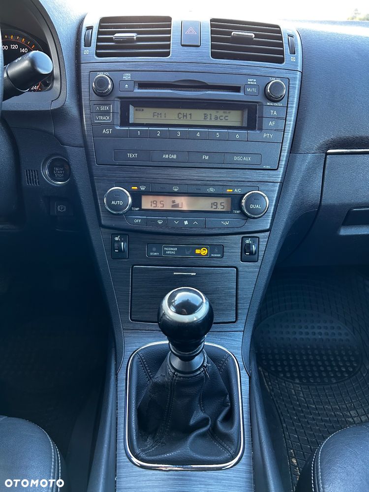 Toyota Avensis 2.0 D-4D Premium - 18