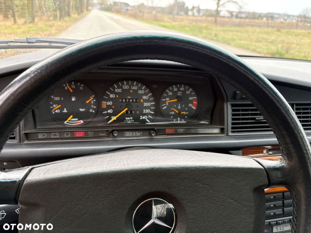 Mercedes-Benz W201 (190) - 15