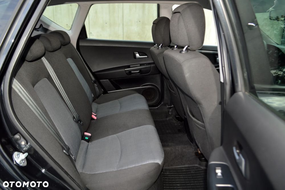 Kia Ceed - 12