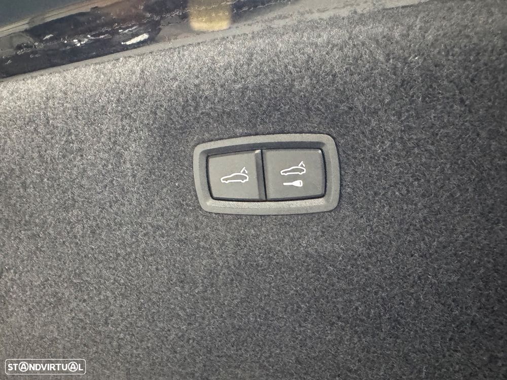 Porsche Taycan 4S - 31