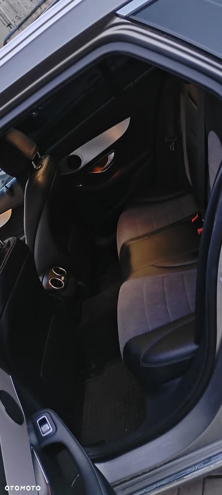 Mercedes-Benz Klasa C 220 d 9G-TRONIC - 17