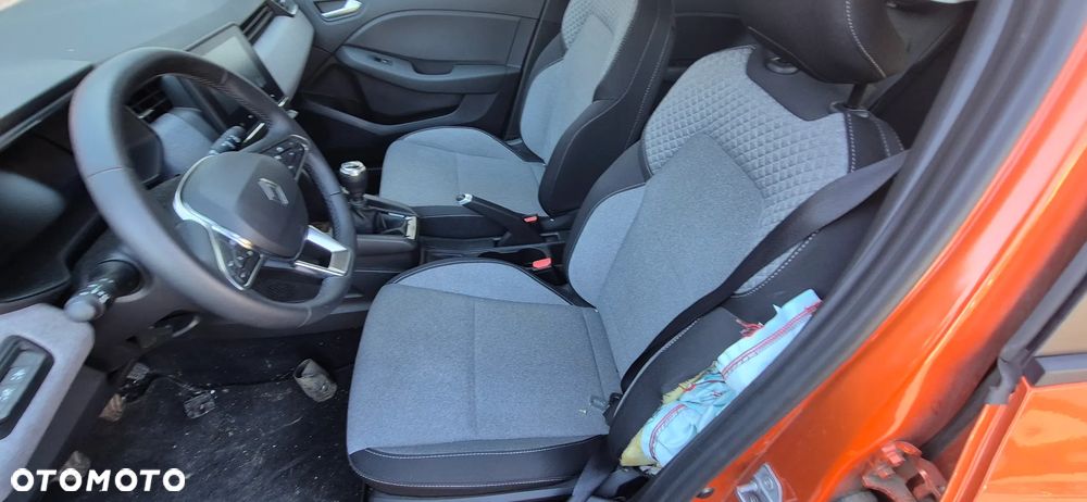 Renault Clio 1.0 TCe Techno - 24