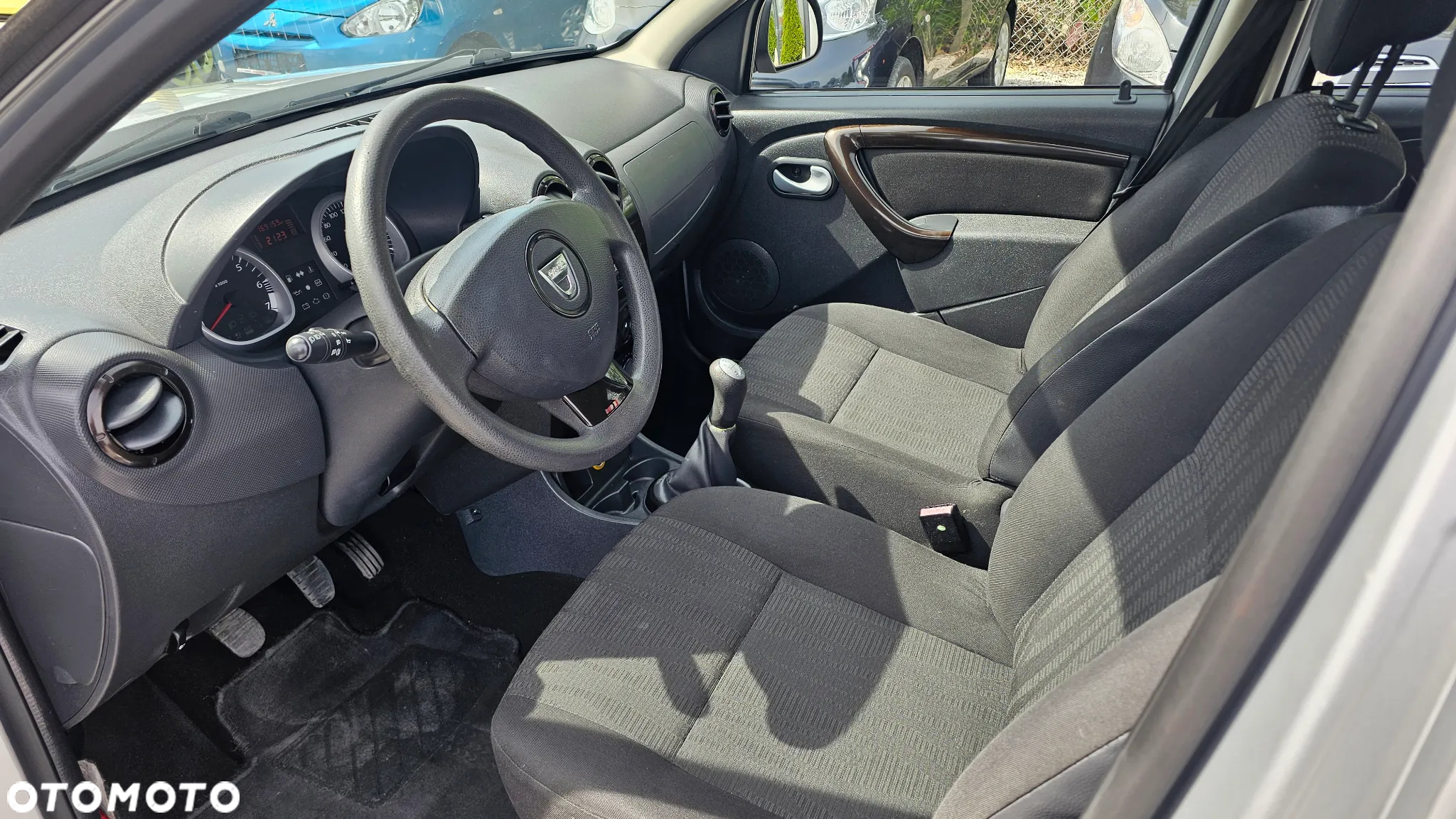 Dacia Duster 1.6 16V 4x2 Destination - 9