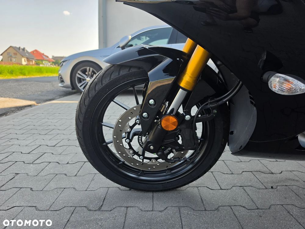 Yamaha YZF - 7