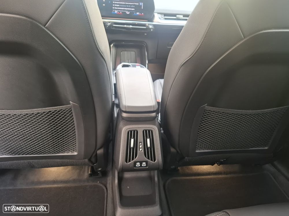 BMW iX1 xDrive30 xLine - 40