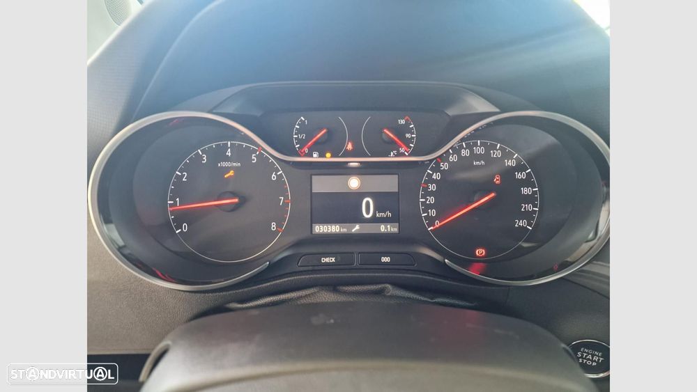Opel Crossland 1.2 T Design & Tech - 24