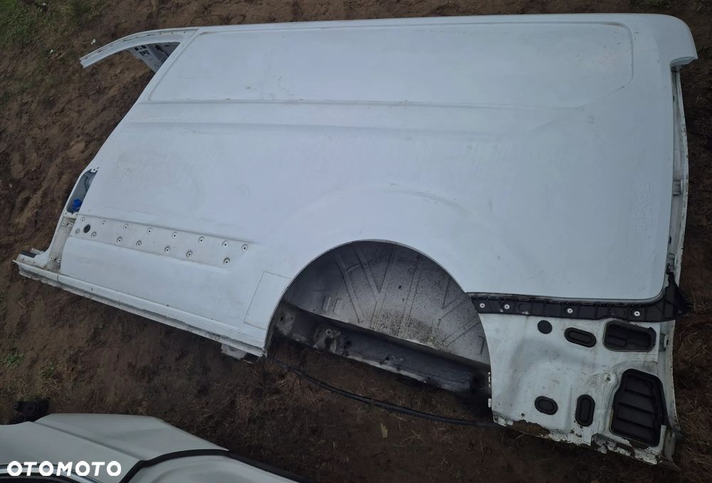 Ford Custom 2013-2023 L1H1 Bok Poszycie Błotnik LEWY Krótki Pełny Blaszany Biały