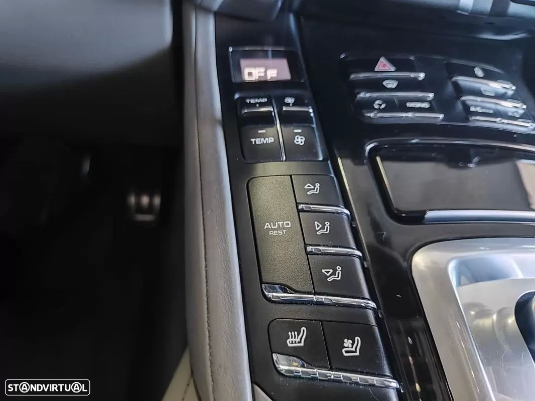 Porsche Cayenne II Platinum Edition - 42