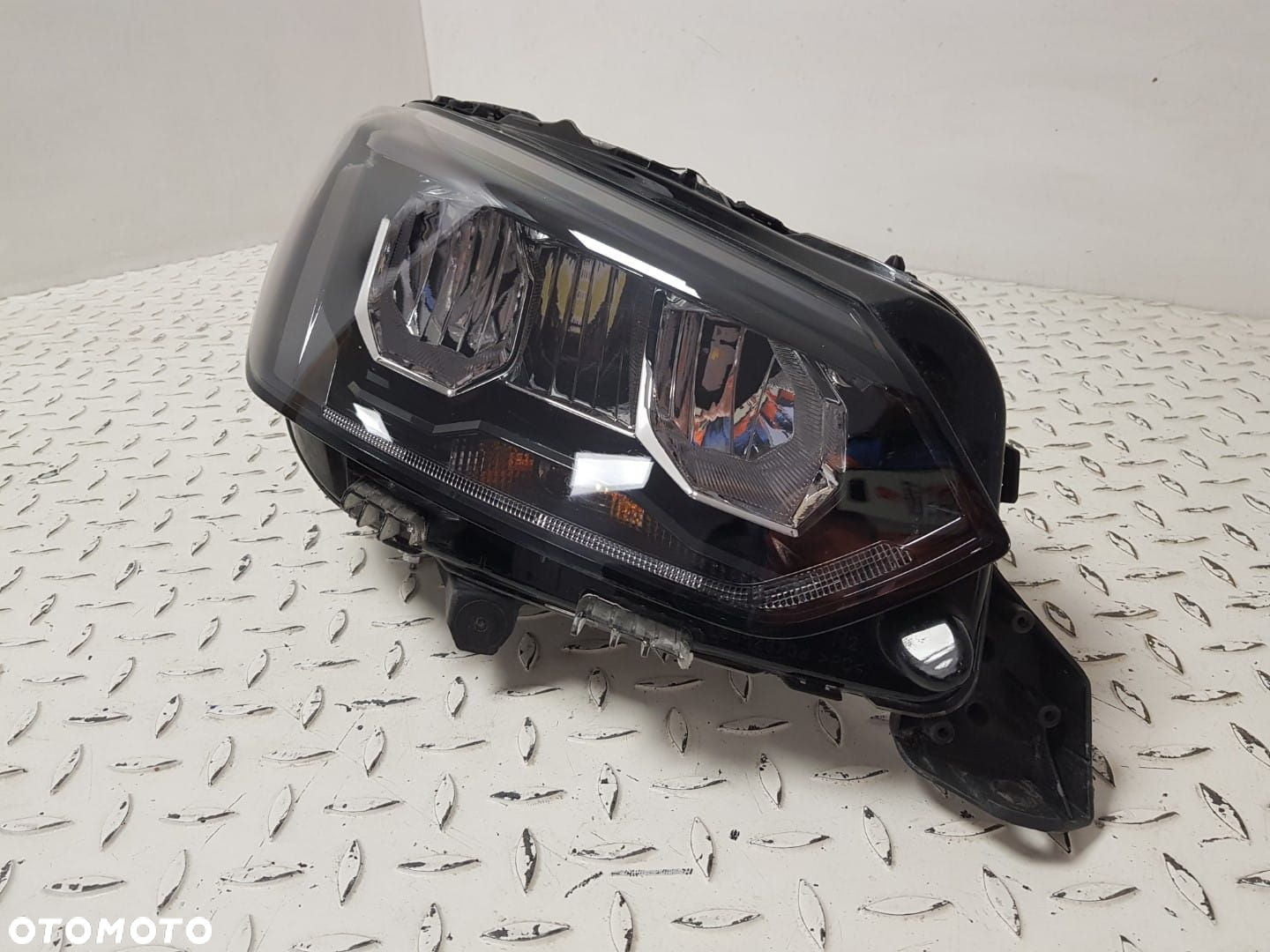 PEUGEOT 208 II 2008 II 2019- LED LAMPA PRAWA PRZEDNIA PRZÓD EUROPA 73312206 9833036180 - 7