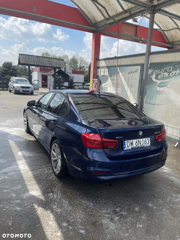 BMW Seria 3 320i Edition Luxury Line Purity - 6