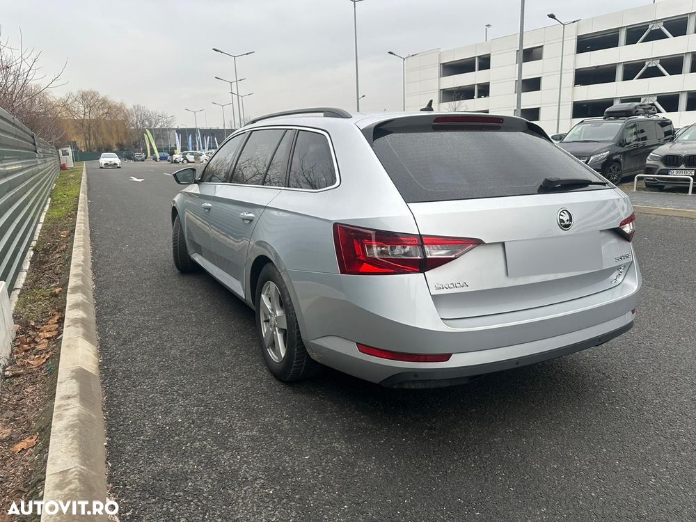 Skoda Superb 2.0 TDI 4X4 Style - 7