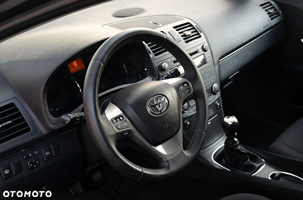 Toyota Avensis - 13