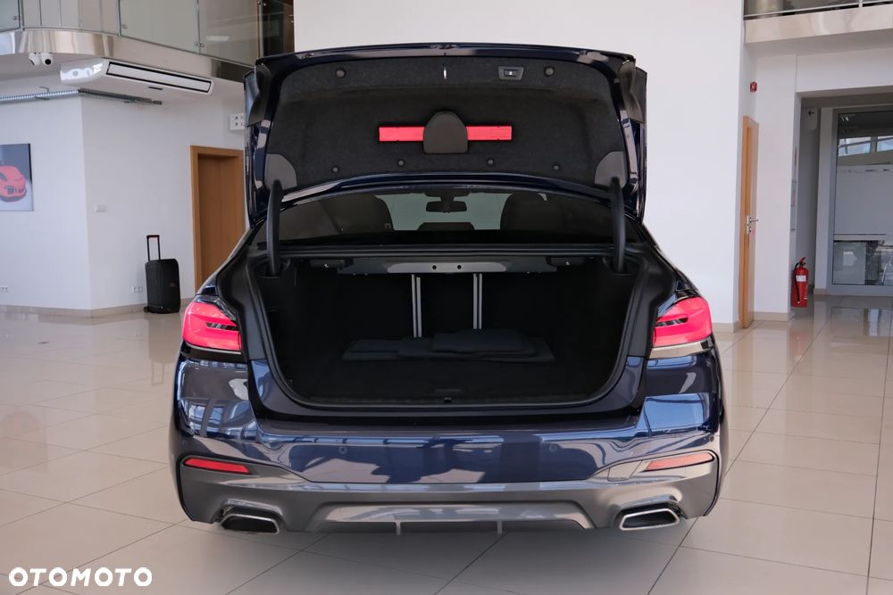 BMW Seria 5 530e xDrive Luxury Line sport - 40
