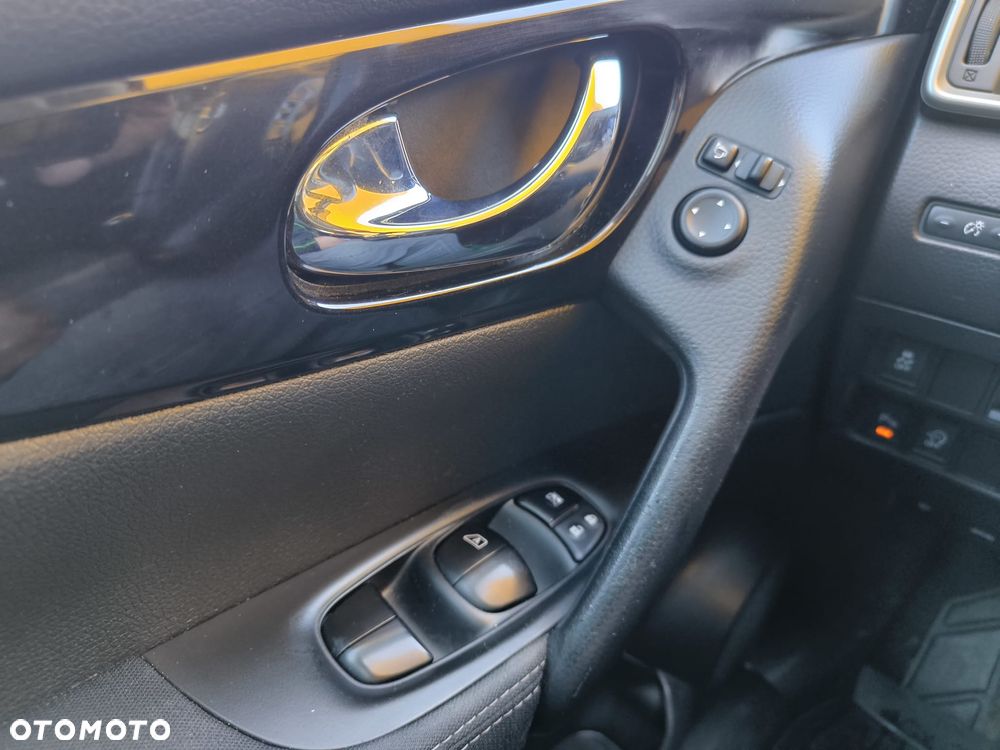 Nissan Qashqai 1.5 dCi N-Connecta - 16