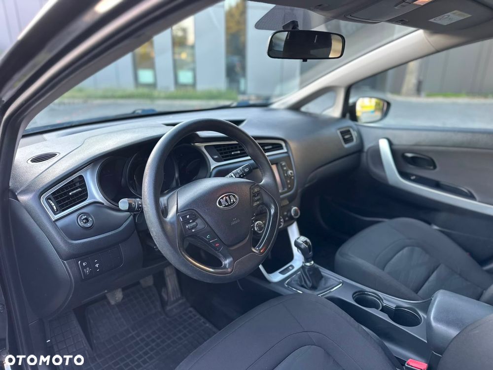 Kia Ceed - 9