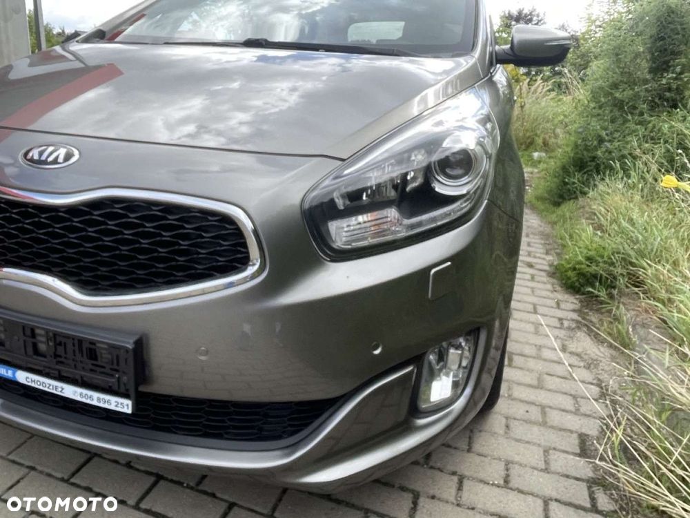 Kia Carens - 12